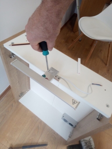 Ikea ormarić led svetlo